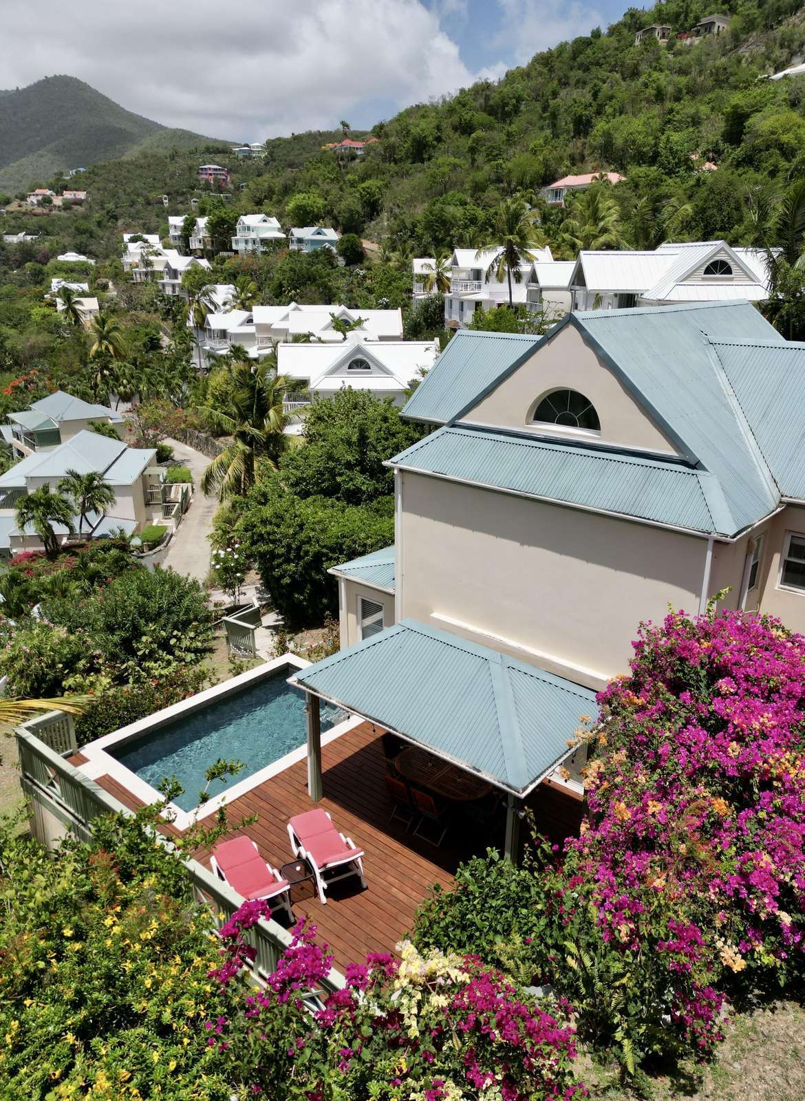Charming patio with private pool and mountain views