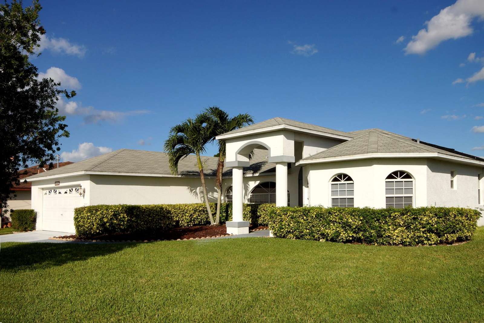 Wischis Florida Home - Vacation Homes Cape Coral - Property Management Cape Coral - Real Estate 