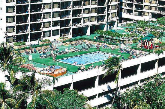 Waikiki Banyan has a large pool & activity deck