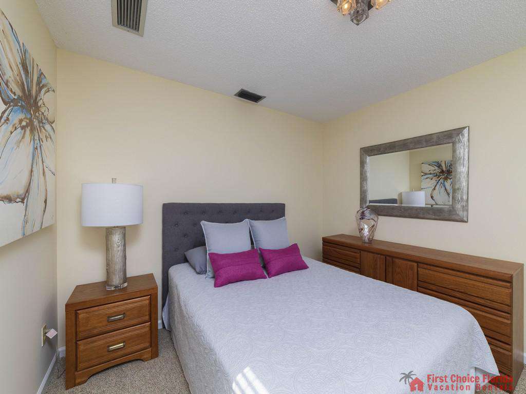 Beach Retreat Guest Bedroom - Queen Bed