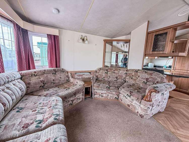 13001L⛱️ – Lee’s Caravan, 2 bed, 6 berth caravan with D/G & C/H. Ruby Rated. Preview 4