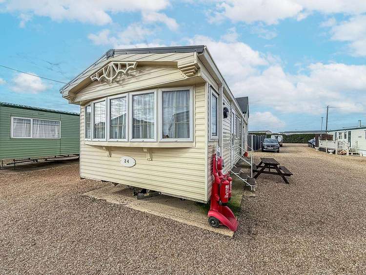 13001L⛱️ – Lee’s Caravan, 2 bed, 6 berth caravan with D/G & C/H. Ruby Rated. Preview 0