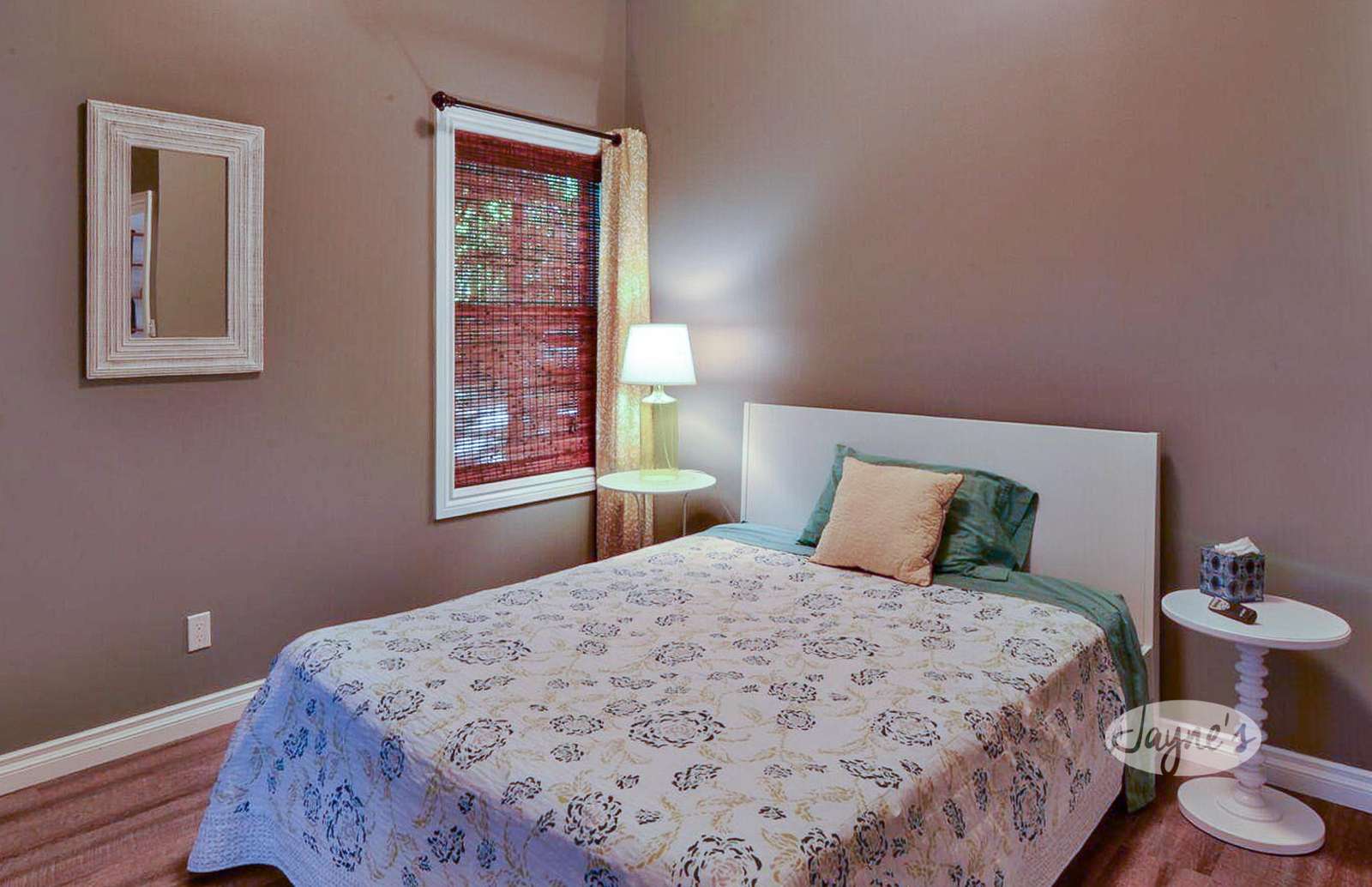 Upper Floor Queen Bed