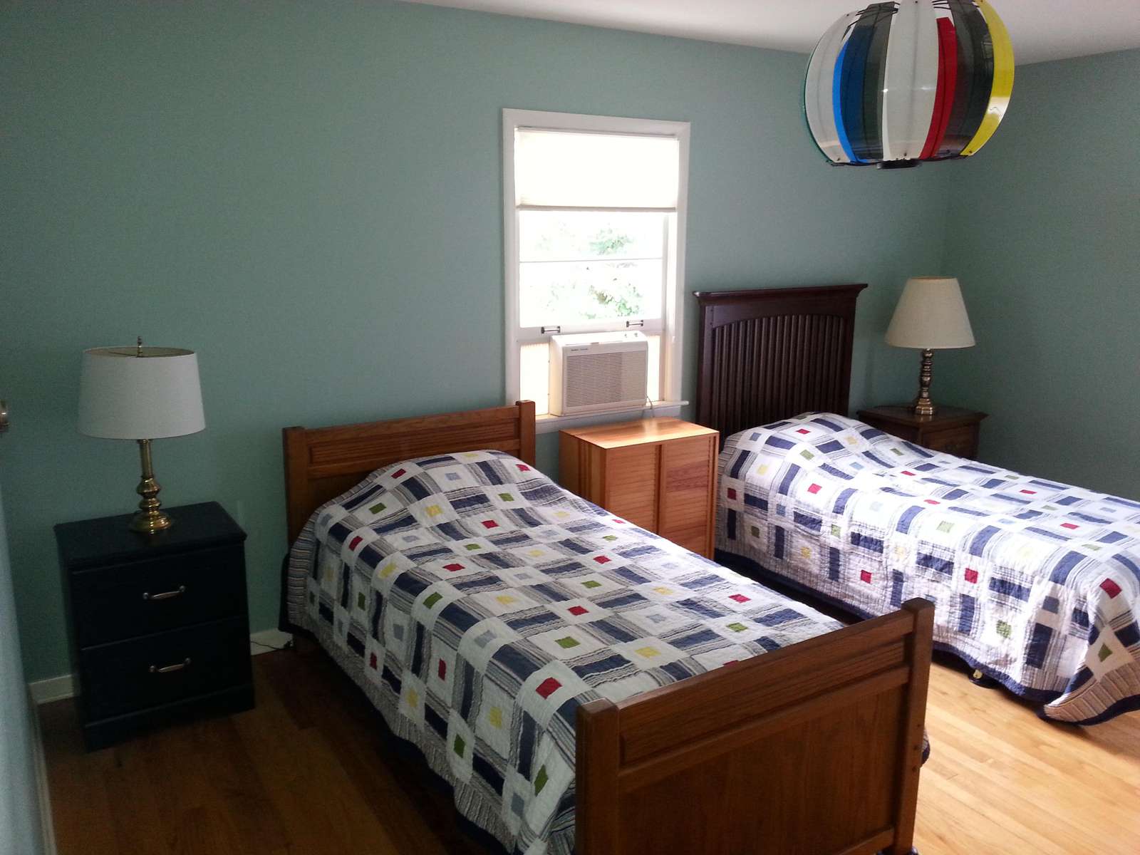 Bedroom with two twins