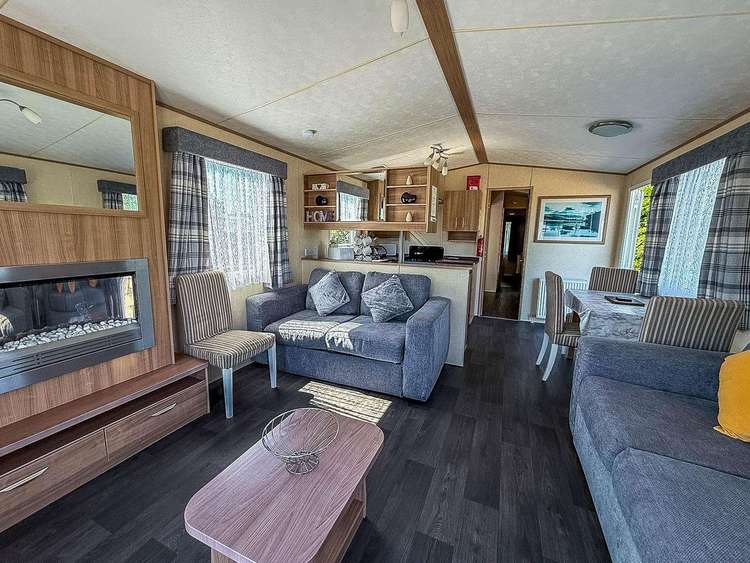 70803C⛱️ – Cherry, 3 bed, 8 berth caravan with decking. Opal Rated. Preview 5