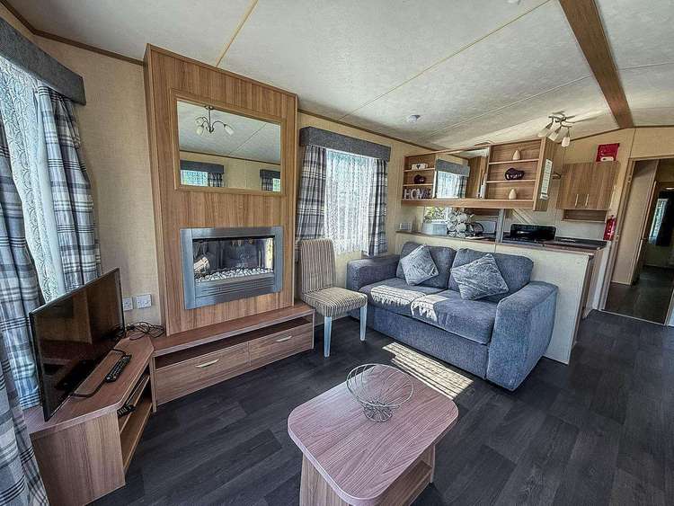 70803C⛱️ – Cherry, 3 bed, 8 berth caravan with decking. Opal Rated. Preview 4