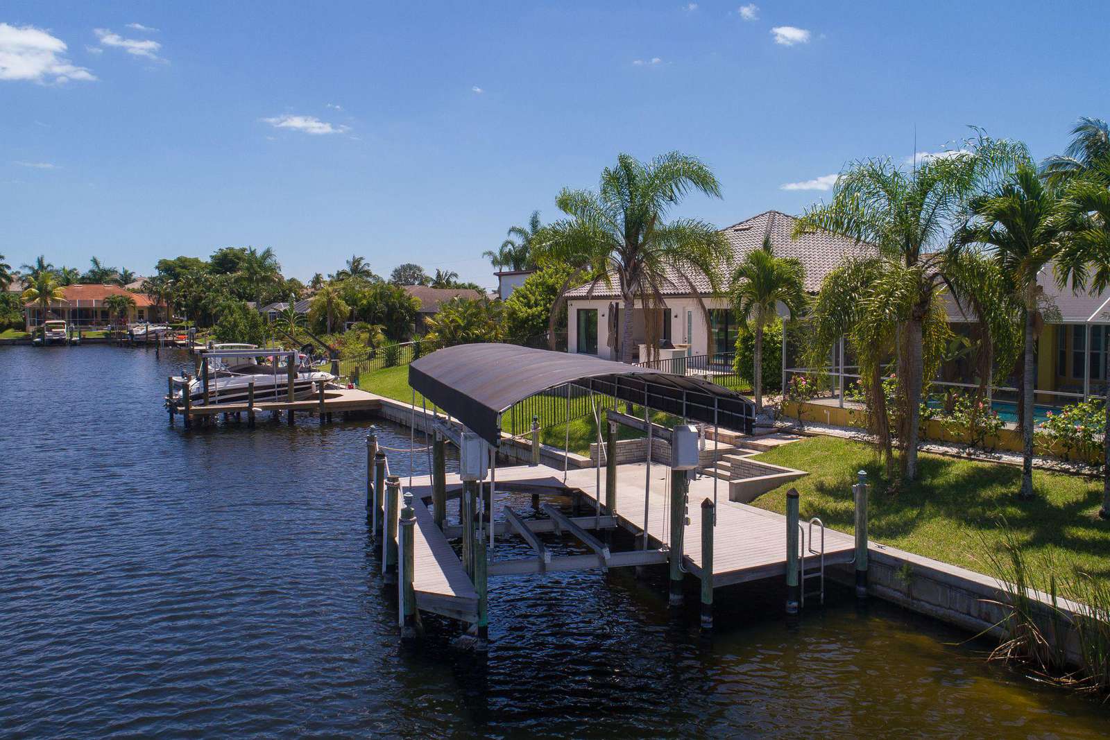 Wischis Florida Home - Vacation Rentals Cape Coral - Property Management - Real Estate