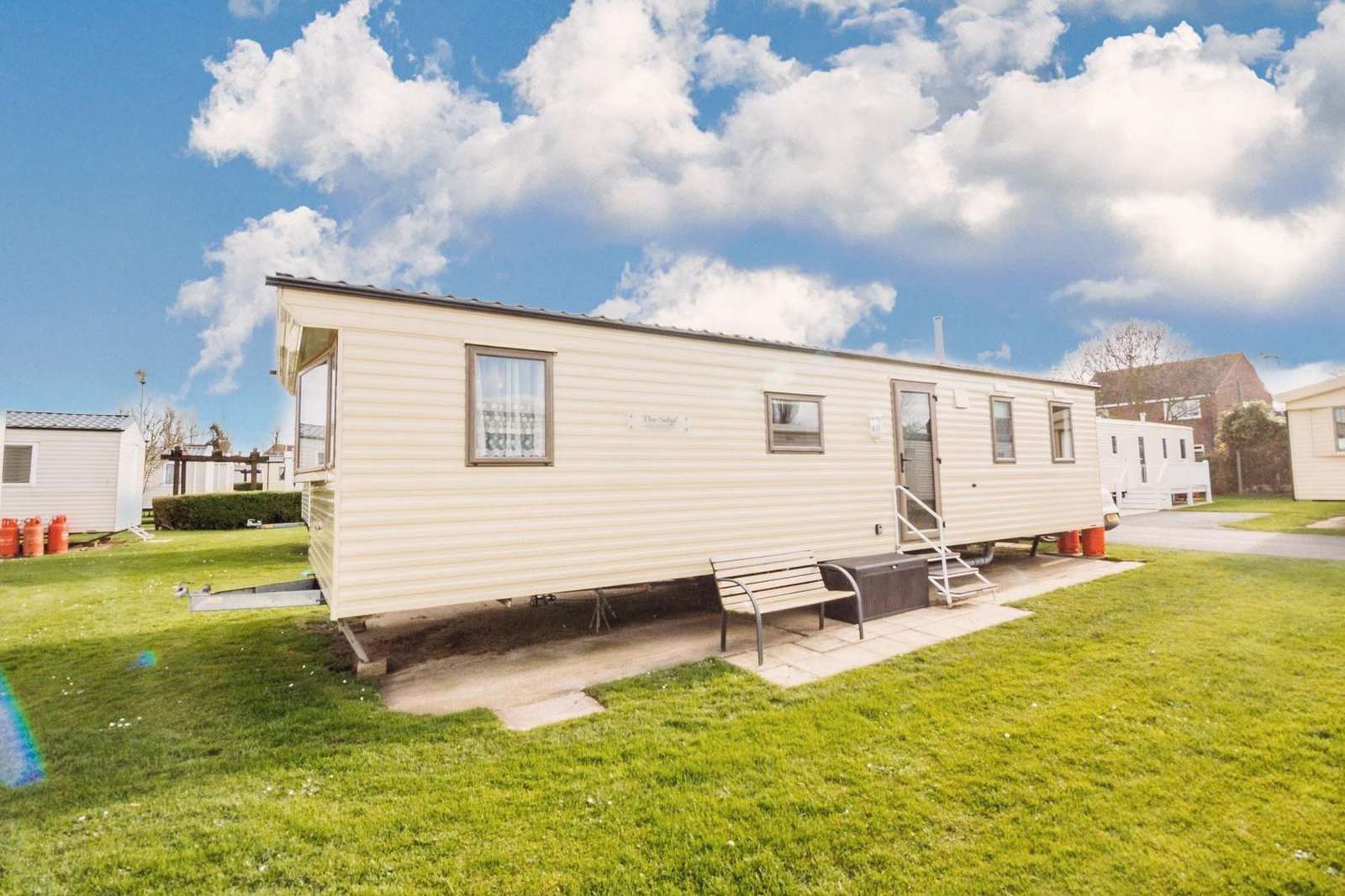 8 berth accommodation at Hopton Holiday Village.
