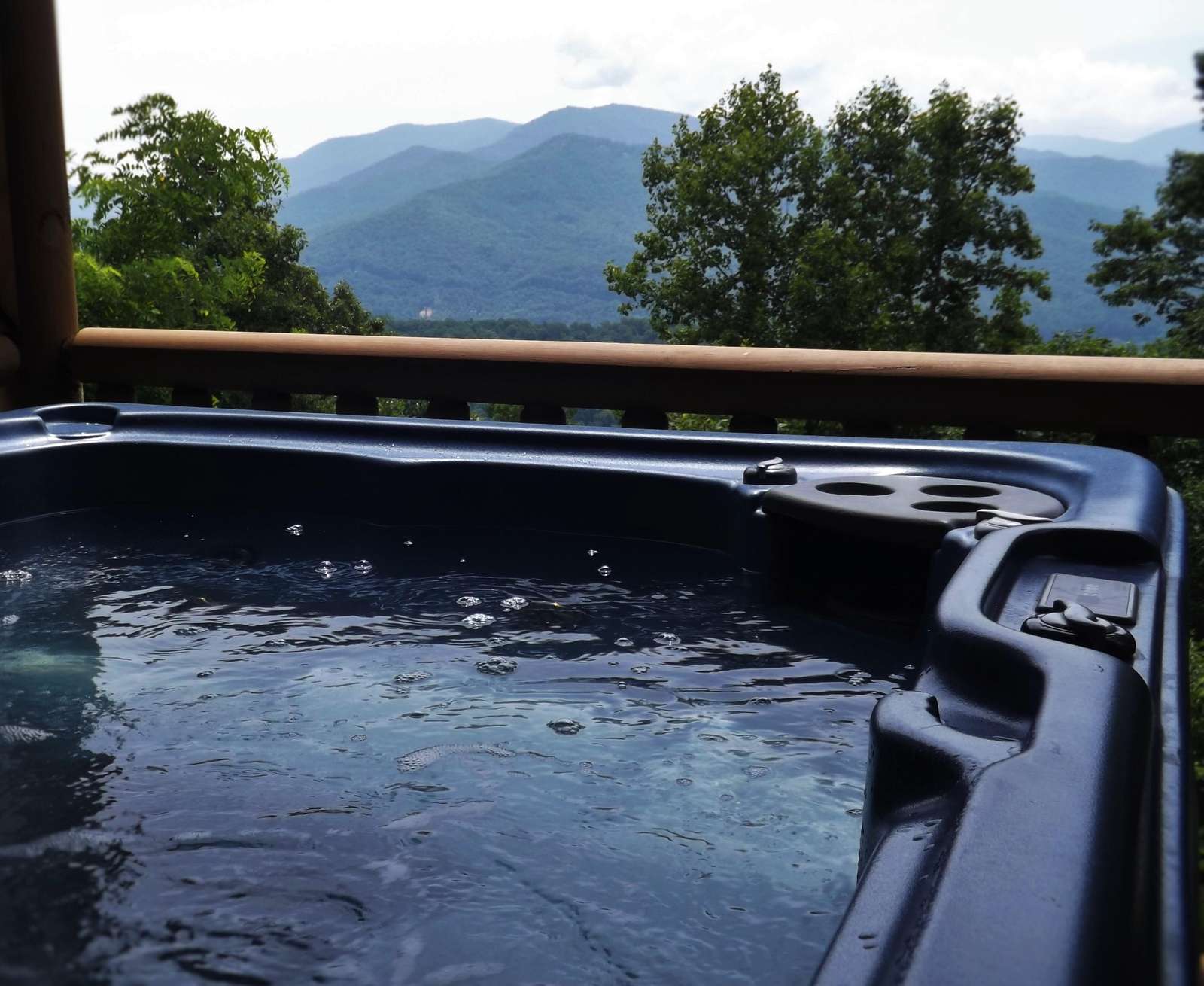 Sparkling Therapeutic Hot Tub