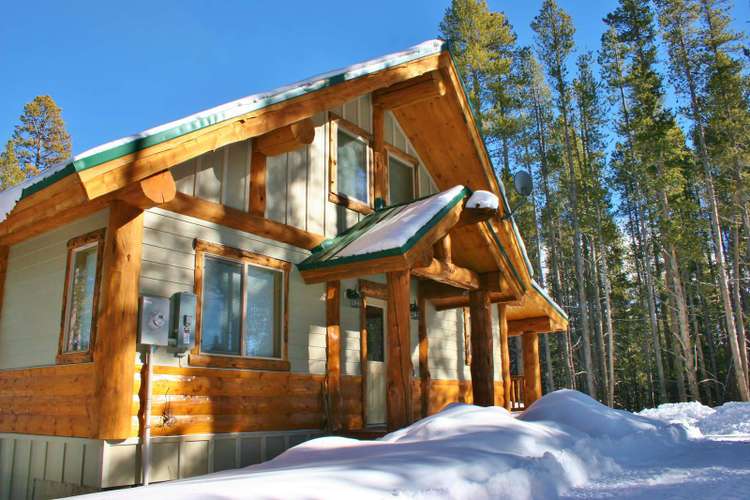 Bear’s Den-Pet Friendly! Close to Ski Cooper. Private lake access! Preview 0