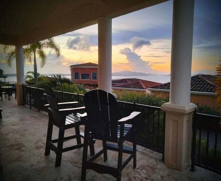 Pineapple Villa, Unique Find: Private Hot Tub at The Hills Preview