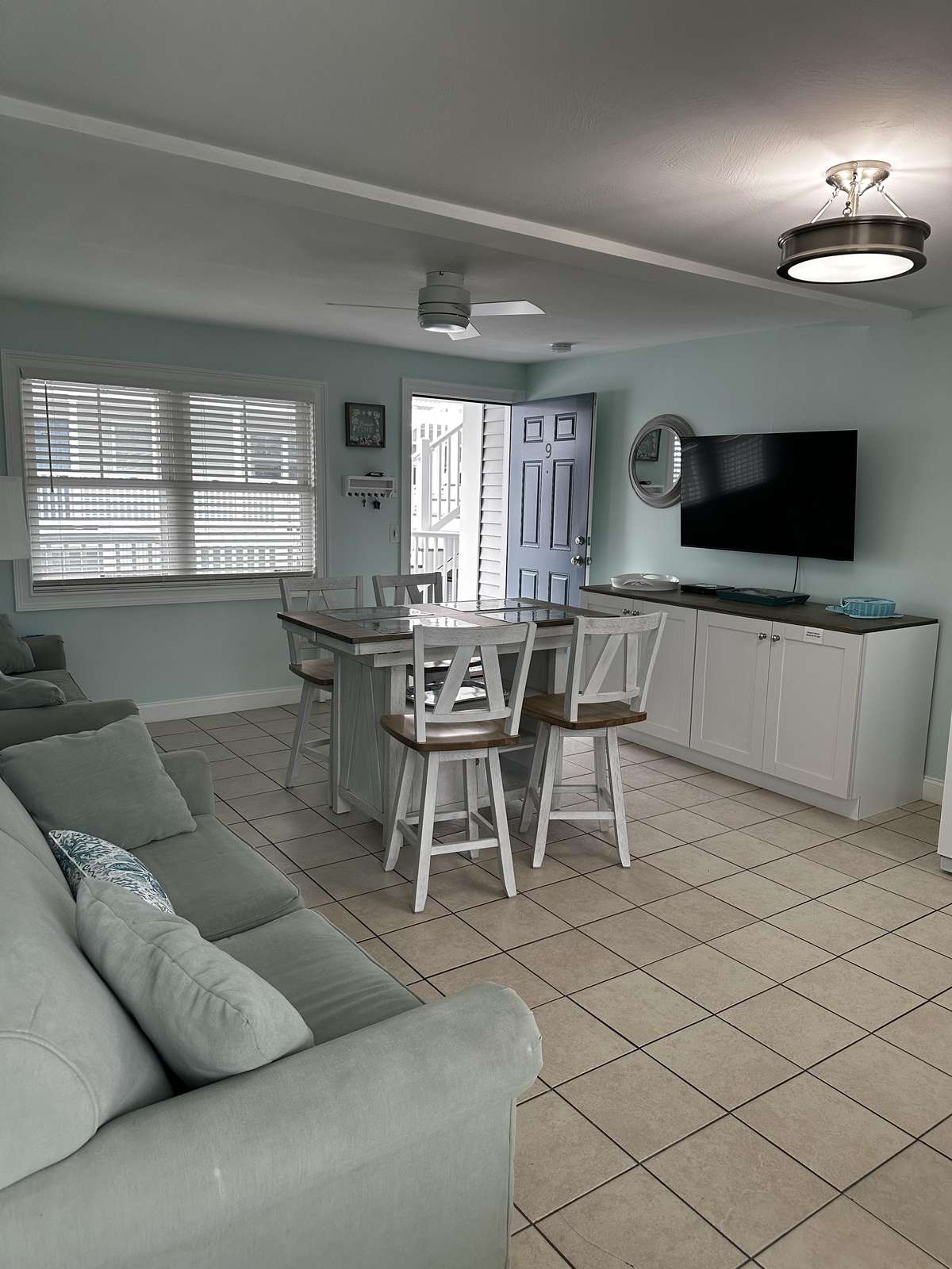 Suite 9 Preview 0