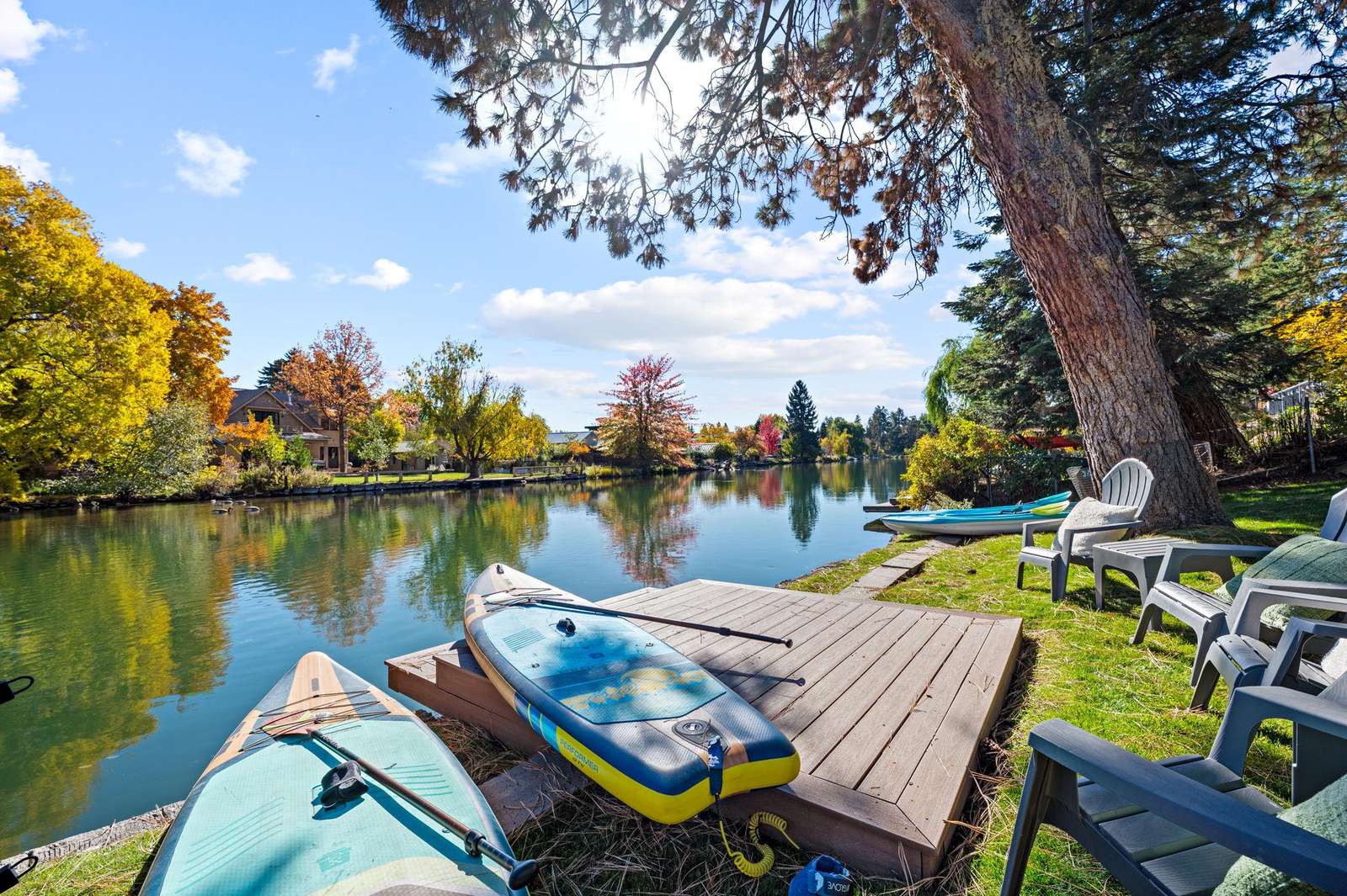 RiverBend Bungalow | Waterfront Home Preview 0