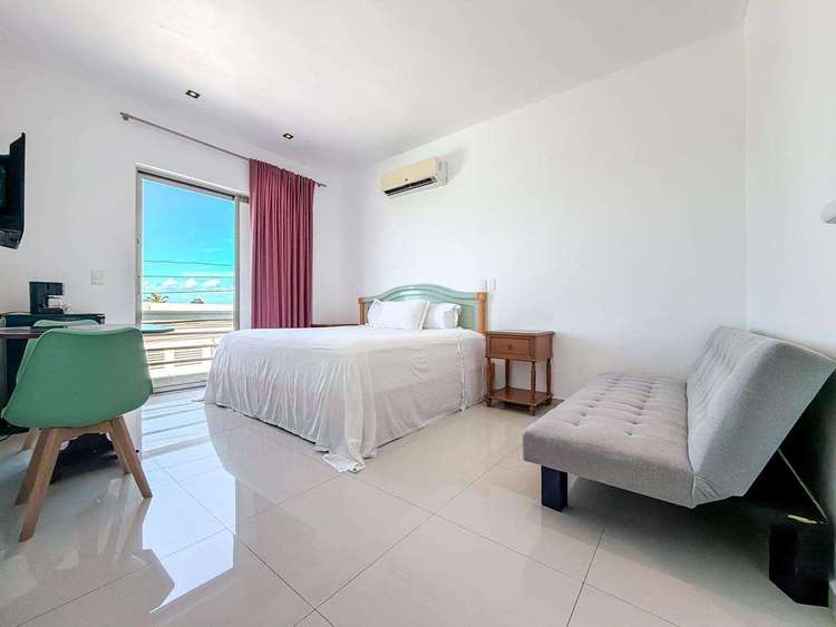 Villa Elena – Standard Room 3 Preview 0