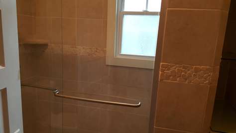 1st floor Shower