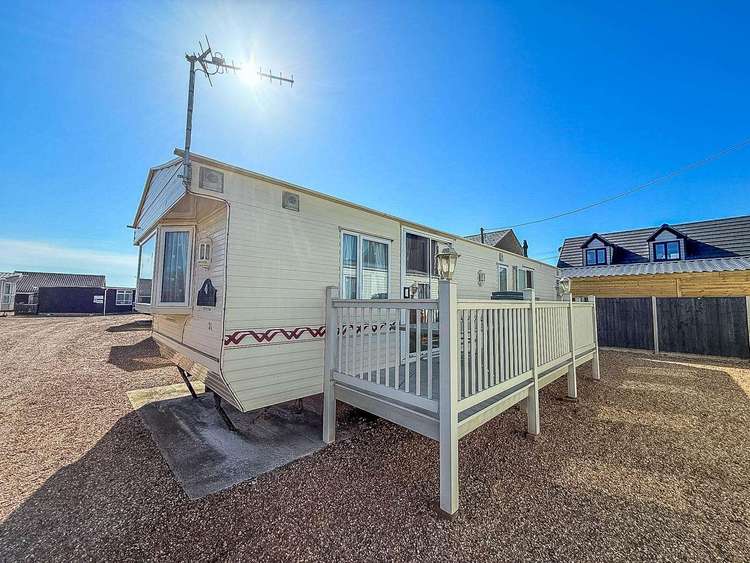 13004L⛱️ – Lee’s Caravan, 2 bed, 6 berth caravan with side decking. Ruby rated. Preview 0