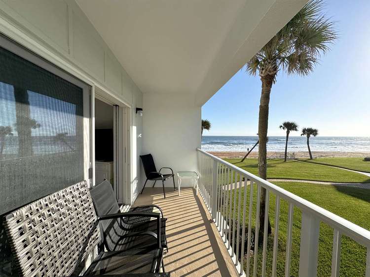 Ocean Front Beautifully decorated condo Preview 0