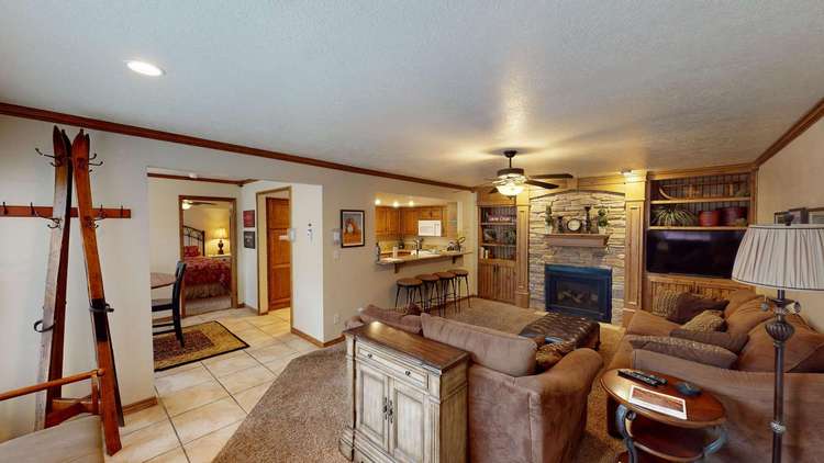 Royal King Suite Condo Preview 0