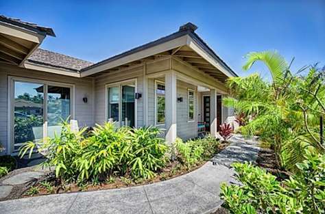 Entry path to luxury!