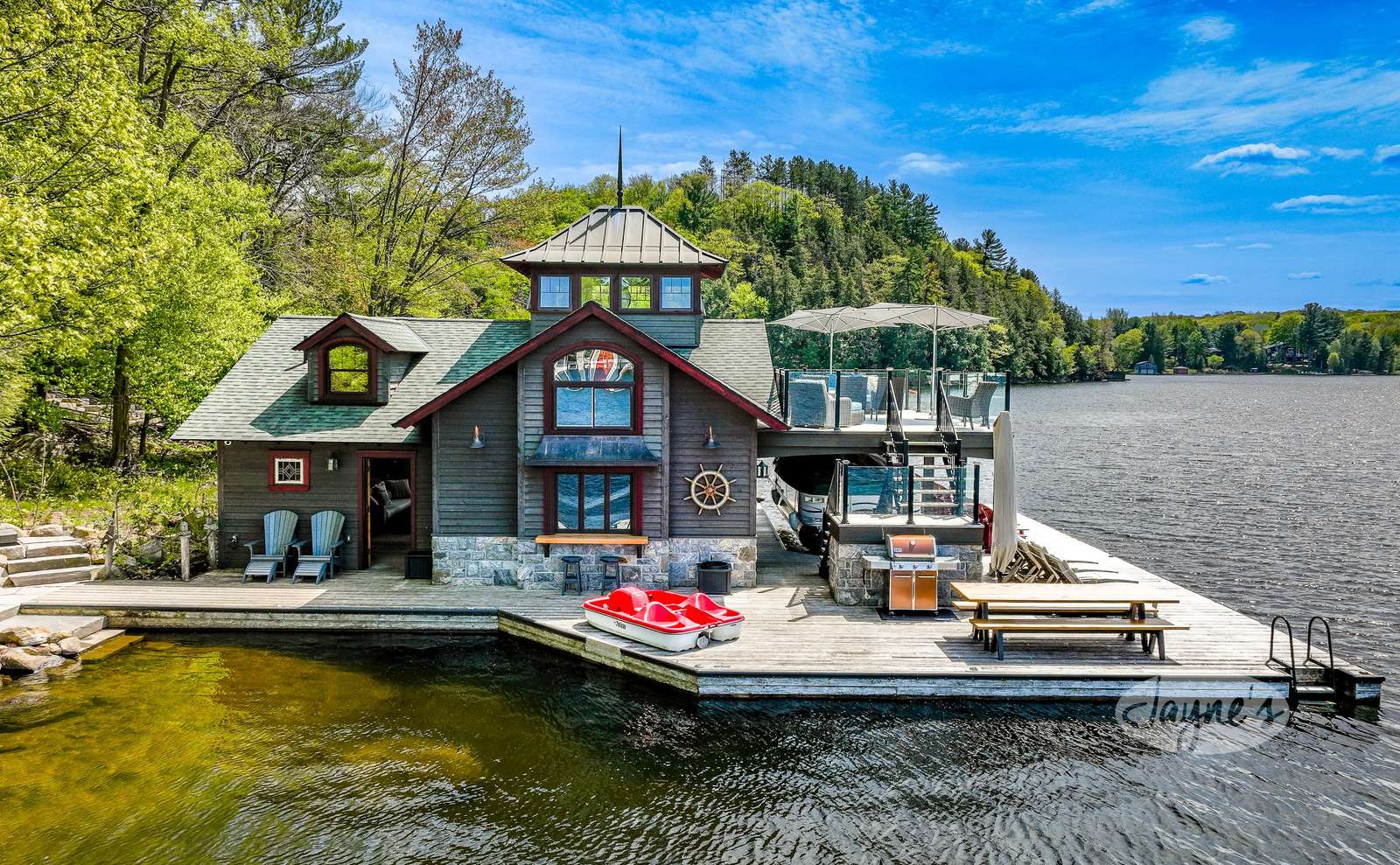 Boathouse & Features