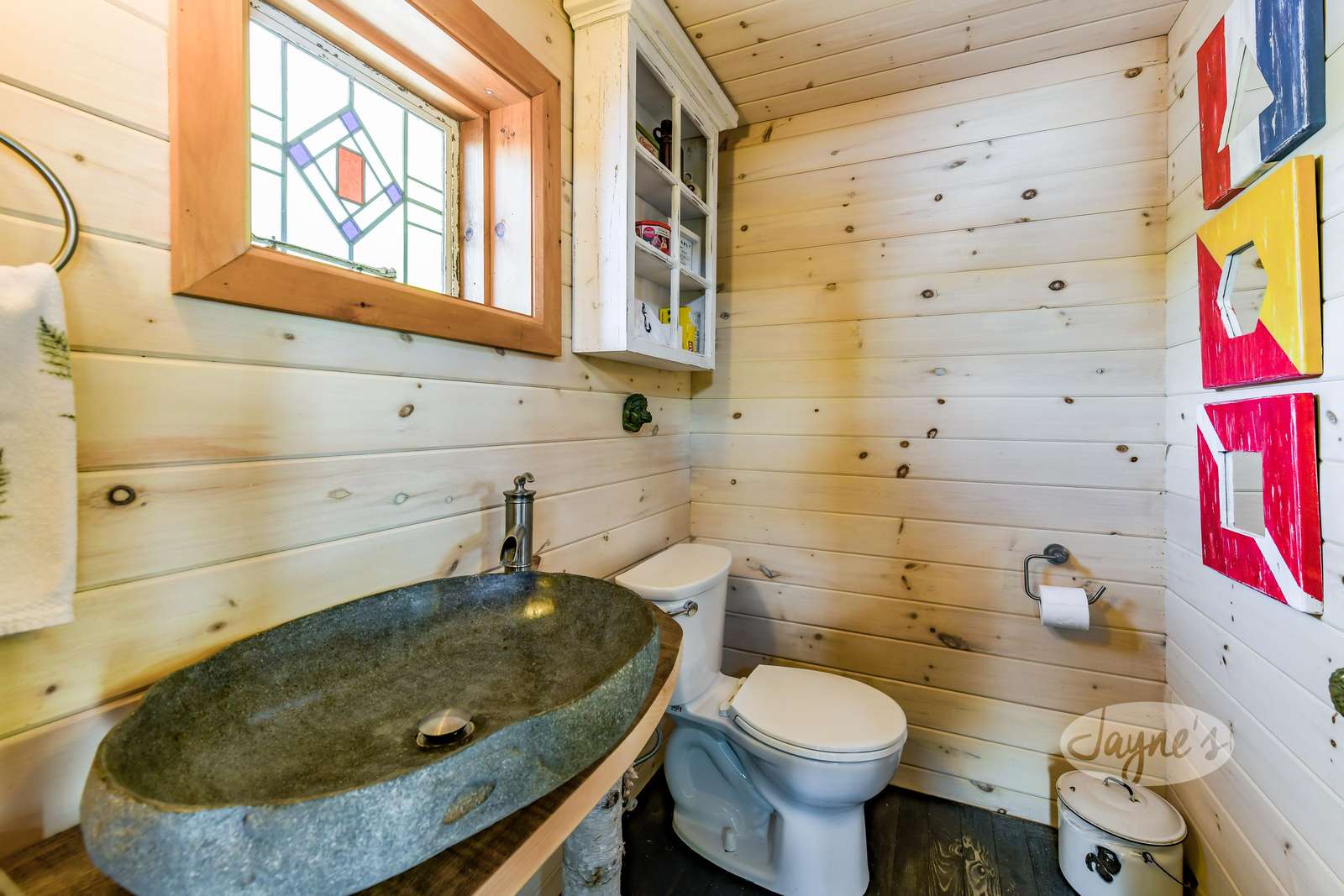 Boathouse Bathroom