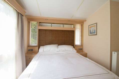 Large platinum static caravan to hire