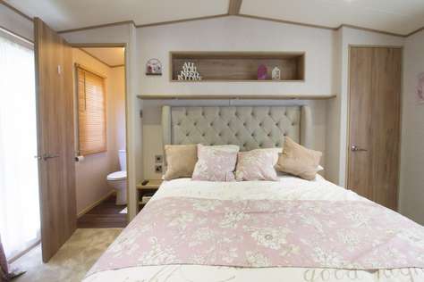 Stunning bedroom with a en suite bathroom
