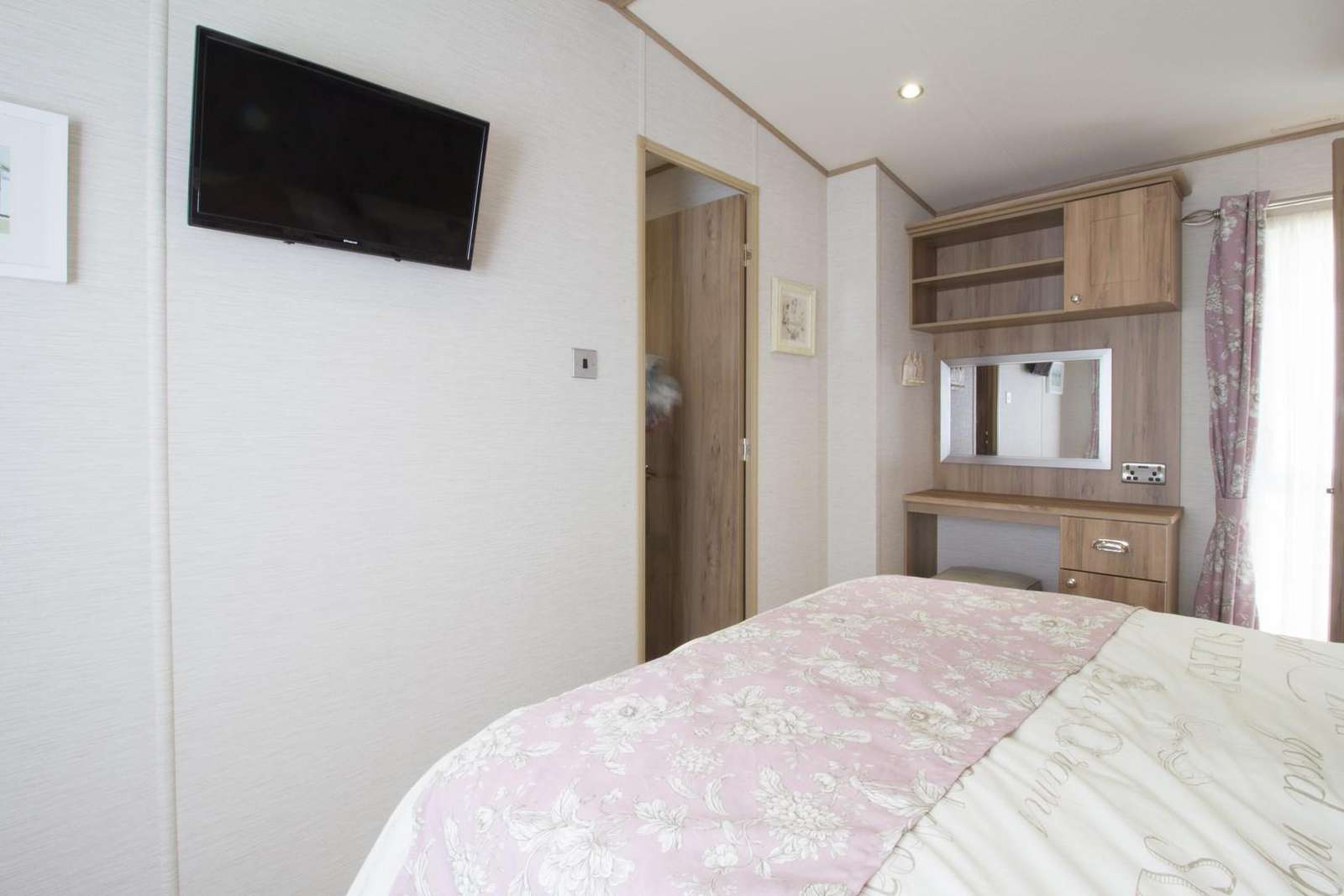 double glazing central heated bedroom in Hopton with flat screen tv