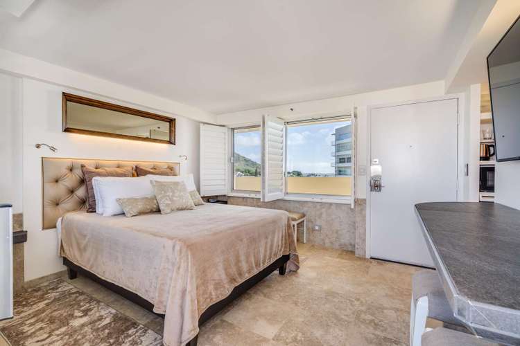 Diamond Head Penthouse Studio w/Balcony Preview 0