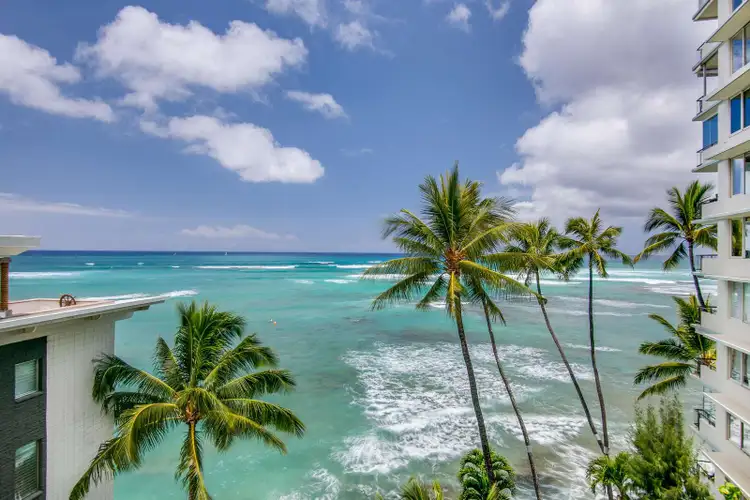 Diamond Head 701 Oceanfront Lanai & Full Kitchen Preview 0