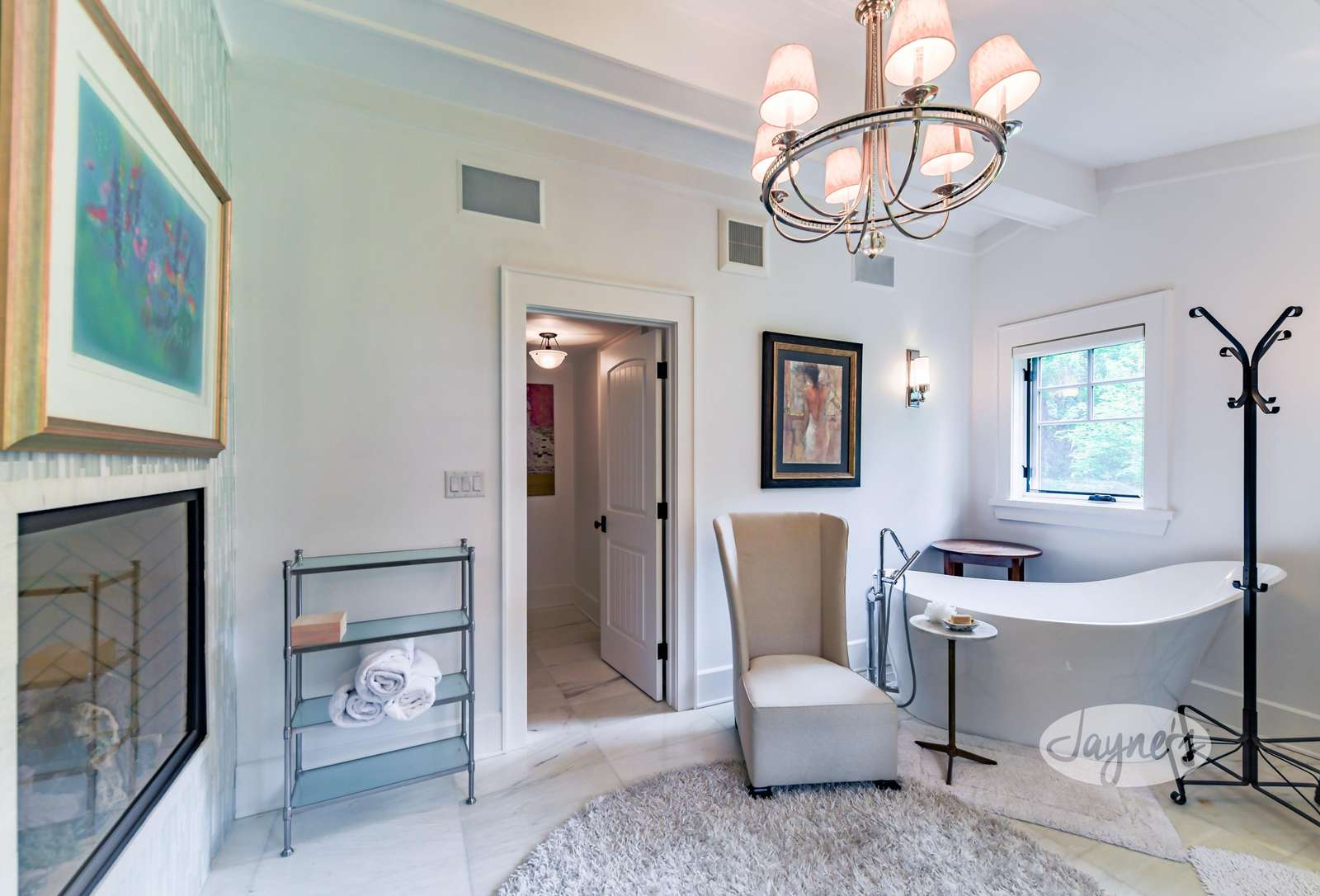 Primary Ensuite & Fireplace