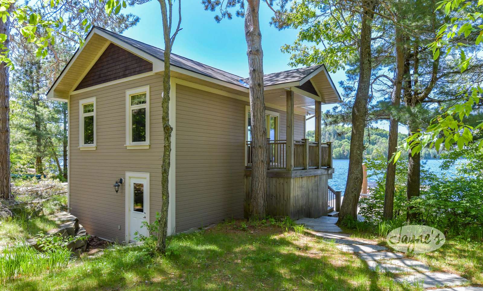Boathouse & Bunkie