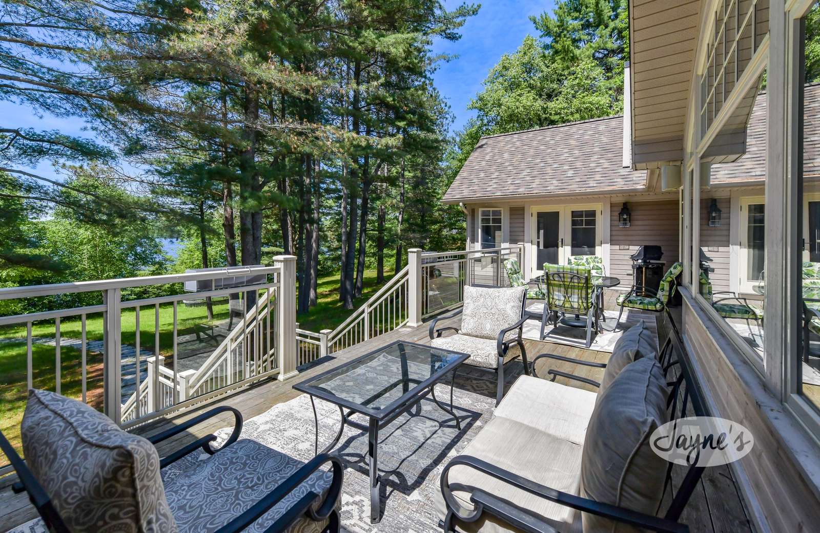 Main Deck, Seating, Outdoor Dining & BBQ