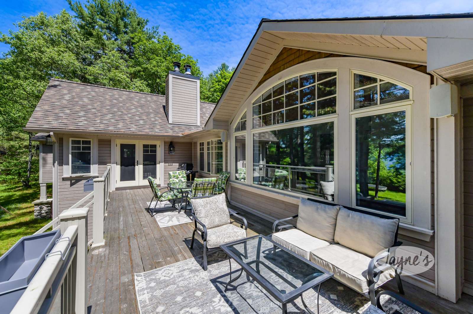 Main Deck, Seating, Outdoor Dining & BBQ