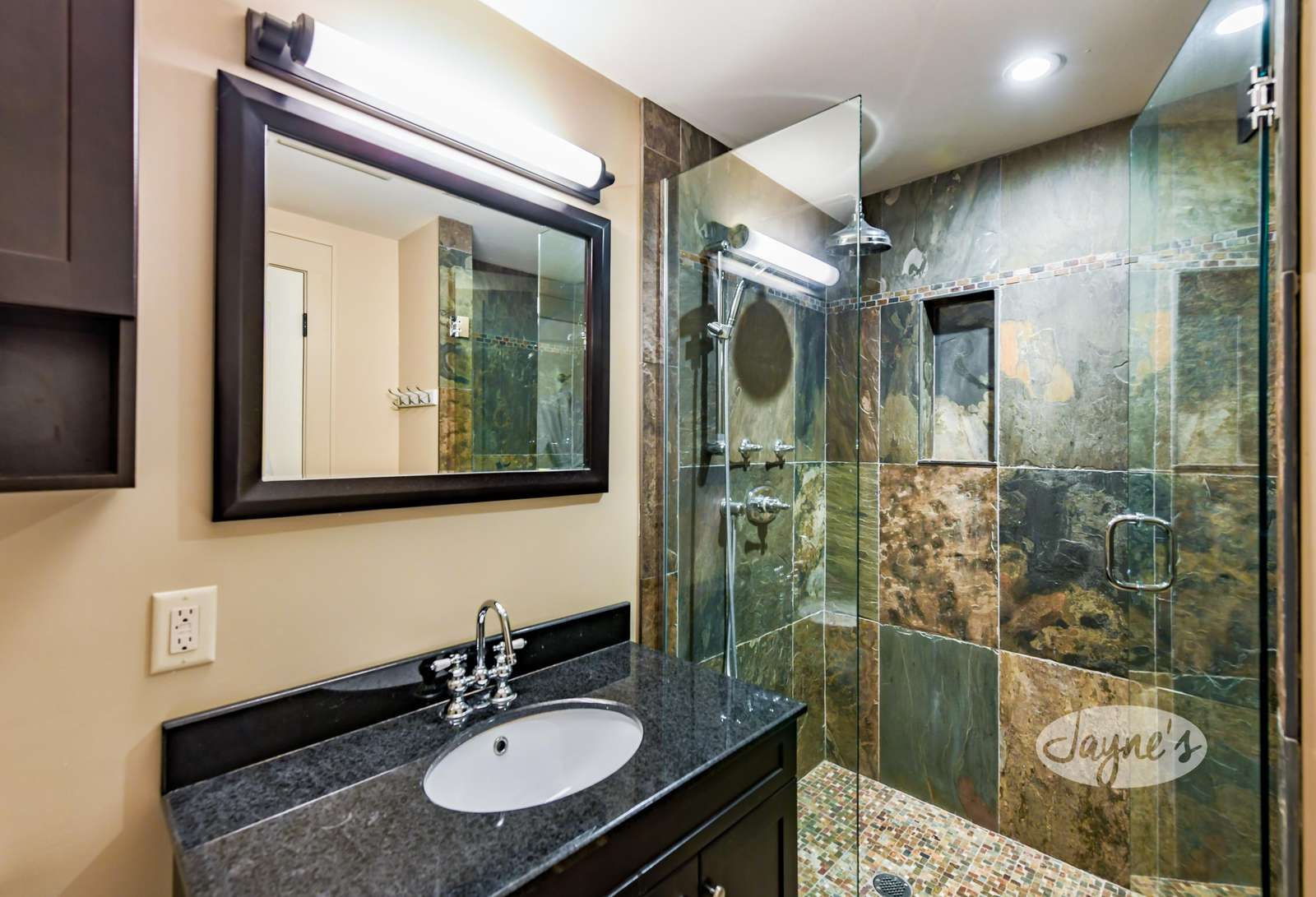 Bedroom 4 - Ensuite