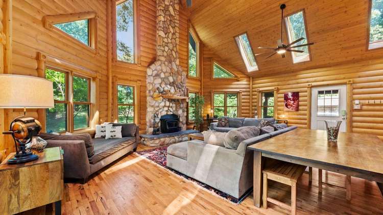 WAYA’s DEN – Riverfront Rental Preview 0