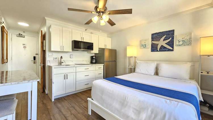 Waikiki Grand Suite 802 Preview 0