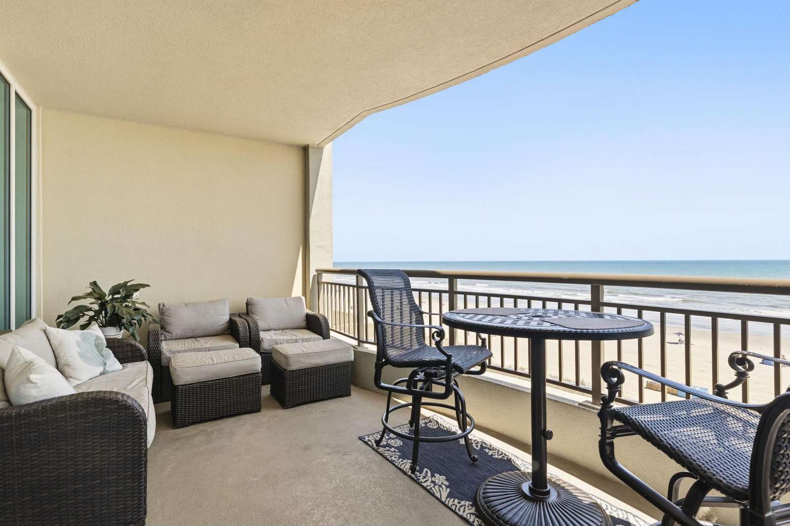Direct Oceanfront 3 bedroom 3 bath condo - property