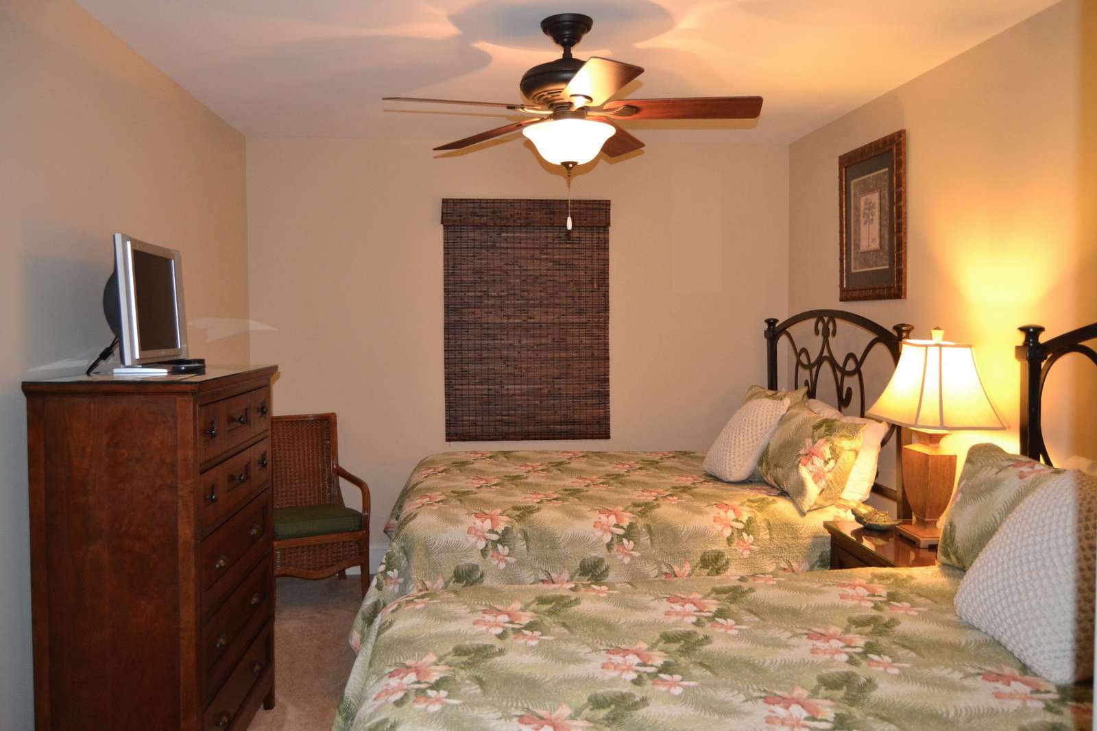 Guest bedroom, new coverlets