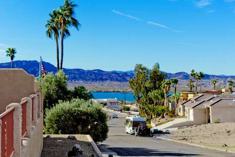 Close to the Lake!