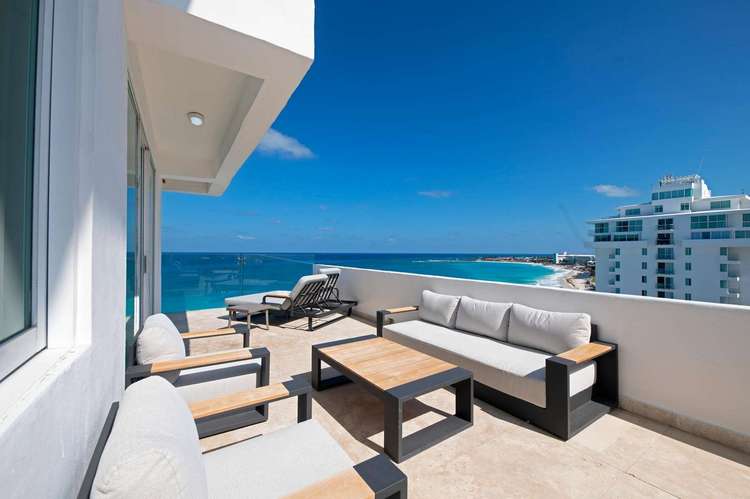 Floor to Ceiling Glass Beachfront Cancun Penthouse! Preview 0