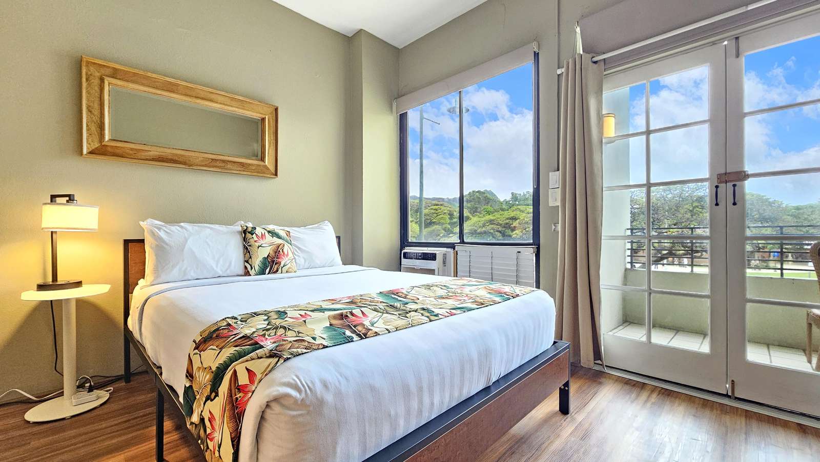 Waikiki Grand Suite 215 Preview 0