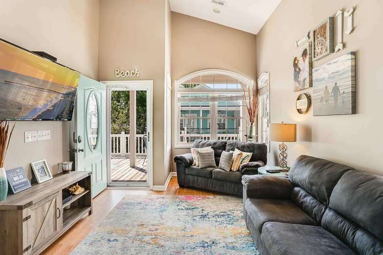 5112 3 bdrm 2 bath stilt home sleeps 7 Elevator Preview 0