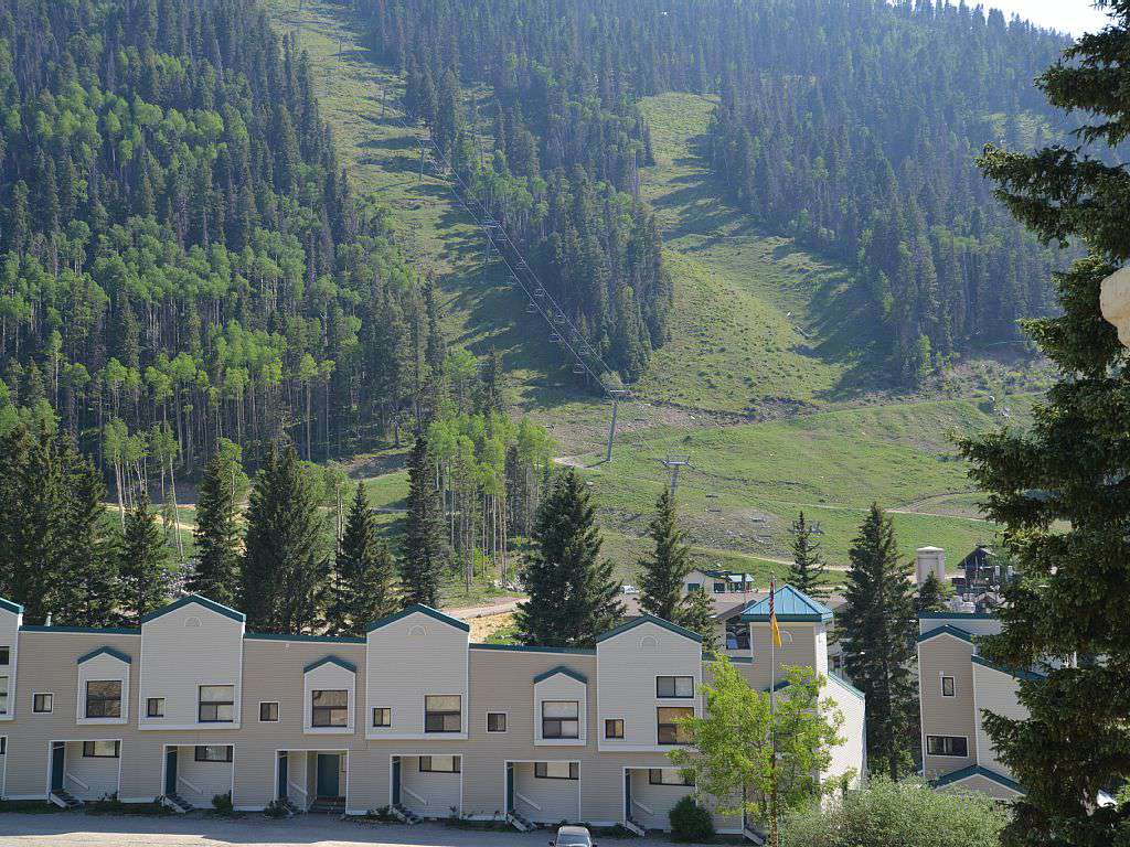 View to lift 1 / base ski area