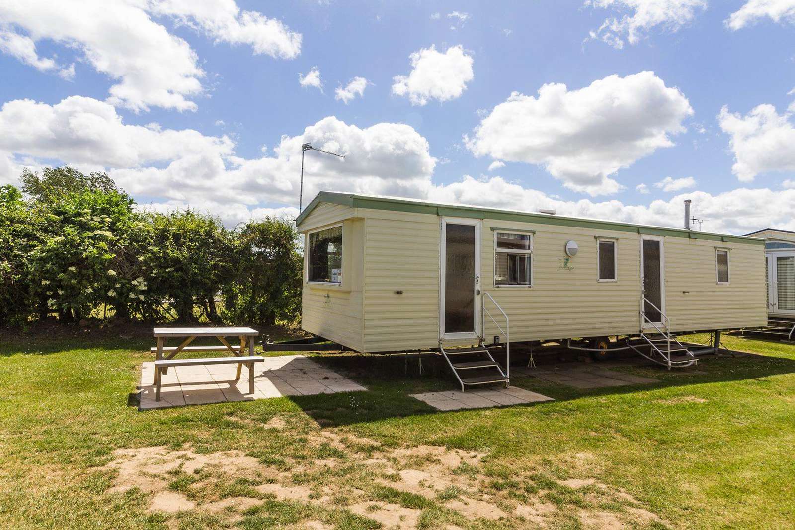 8 berth accommodation at California Cliffs Holiday Park.