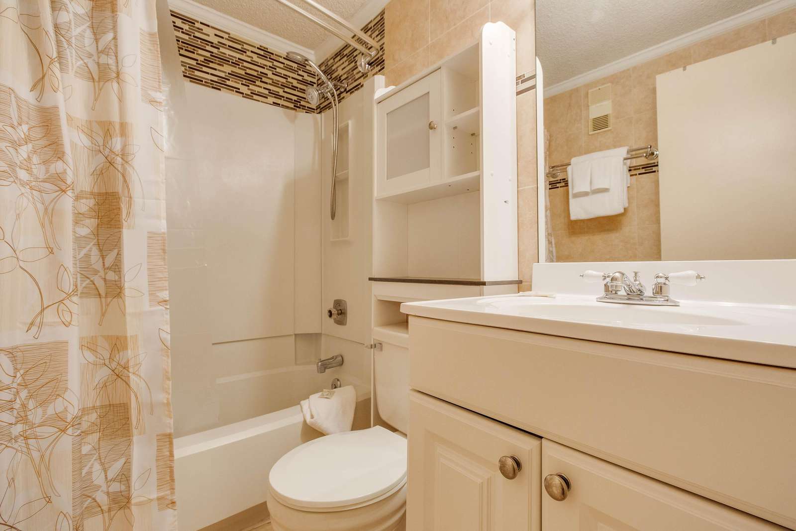 Clean & Tidy Bathroom