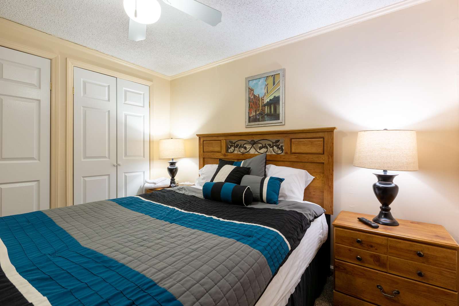 Has an elegant bedroom for you to relax and sleep well