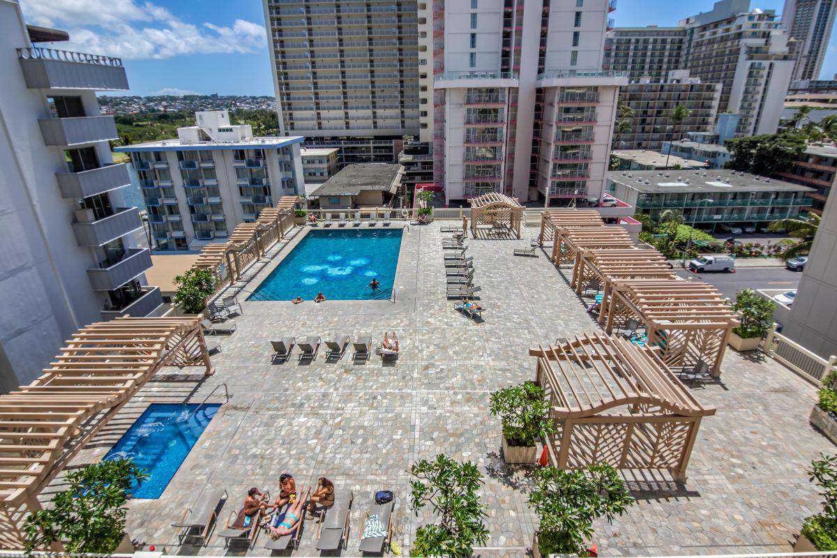 Island Colony 6th Floor Sundeck