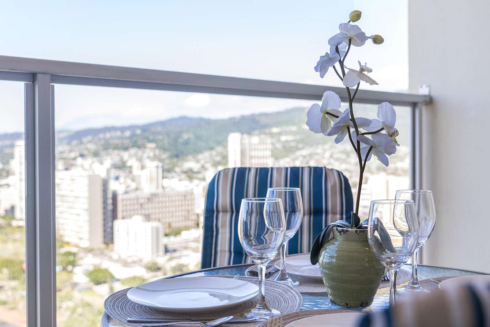 Dining On The Lanai
