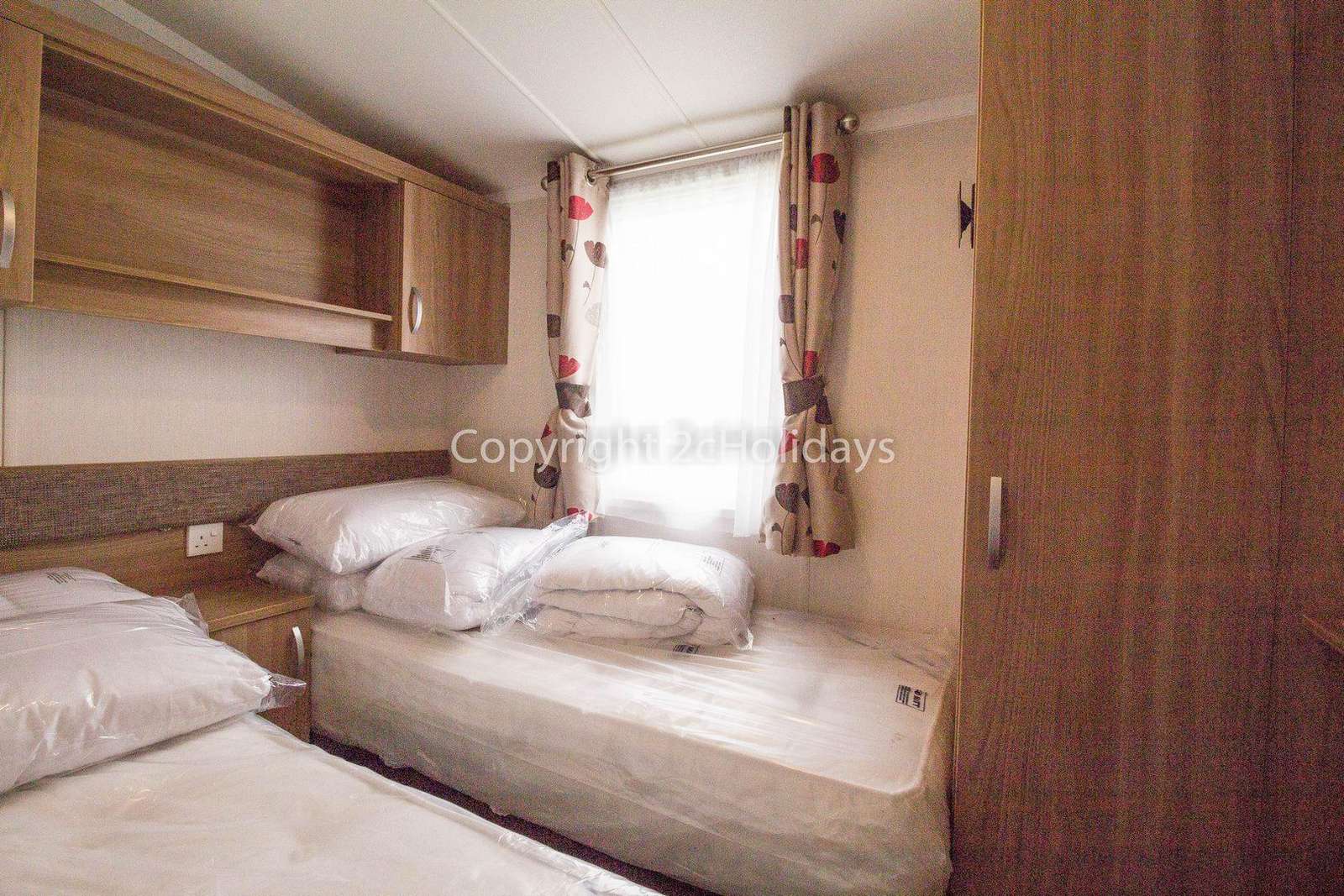 Hopton Holiday Village with 2cHolidays